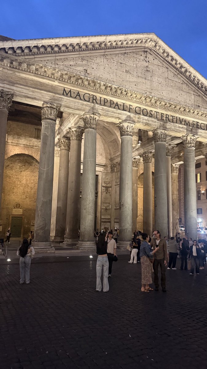 bellaplebeya19's tweet photo. Roma eterna 🇮🇹 https://t.co/9SxeBXukyp