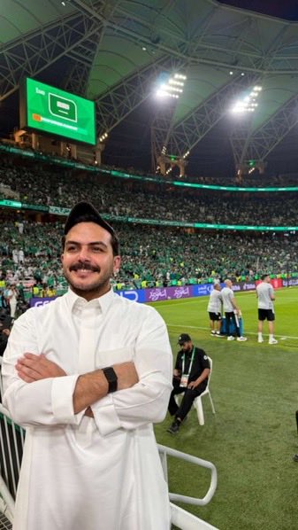 Yp4Es's tweet photo. والليلة غير الليلة نبيها سعودية بإذن الله 🇸🇦🏆💚  
ومن قلب جدة، #سلطان_بن_نايف ينقل لنا أجواء الختام لنا بتفاصيل المشهد لحظة بلحظة

فالنا الفوز يا رب، وعسى ختامها فرحة تملأ قلوبنا 🇸🇦💚 || @snaif111  
#كأس_الخليج || @saudi20 https://t.co/D23v9CZXRC