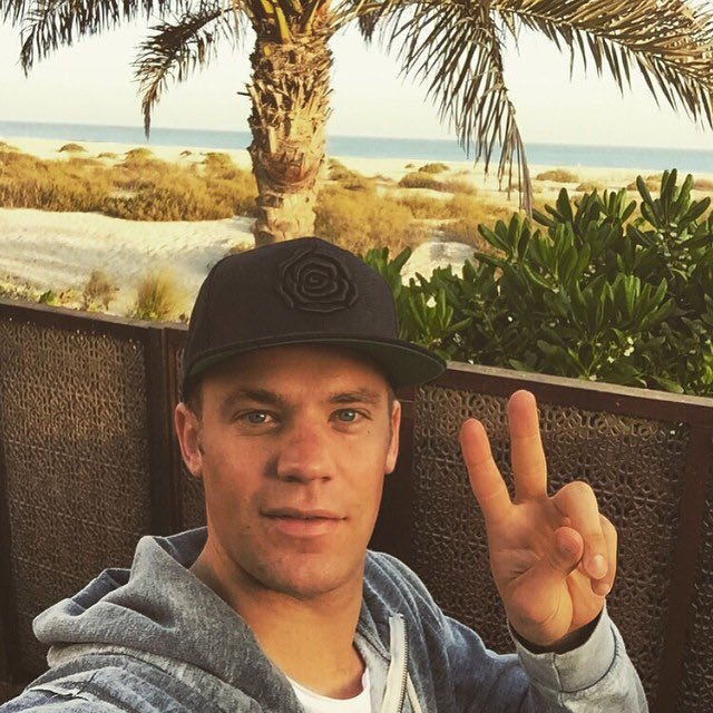 FCBayernES's tweet photo. ¡Hoy cumple años Instagram! 🎂 

Aprovechamos a ver algunas fotos viejas de nuestros cracks 😂 https://t.co/8wGNgE9xJR