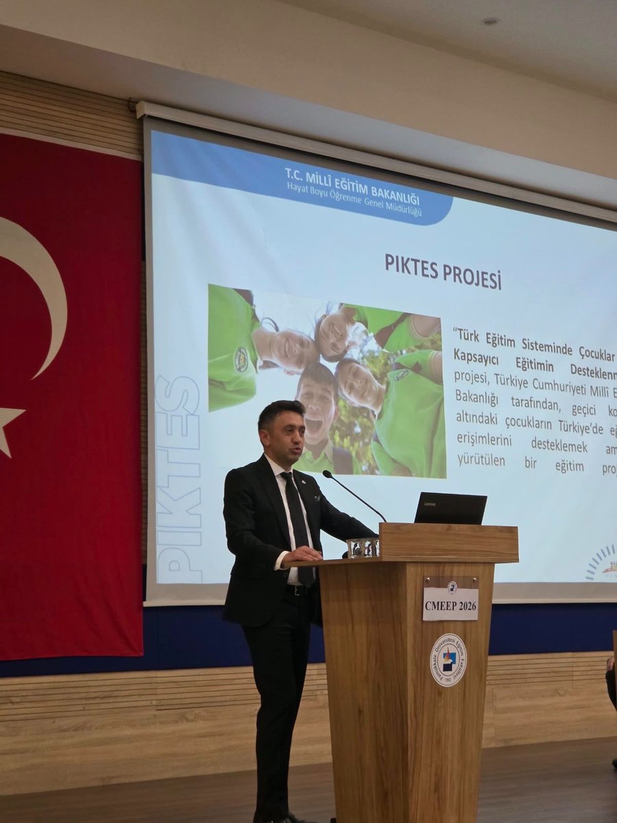 projepiktesIV's tweet photo. Pamukkale Üniversitesi tarafından düzenlenen kongrede, PIKTES projesi kapsamında hazırlanan “Çocuklar için Türkçe Yeterlik Sınavı” katılımcılara tanıtıldı.
📍Denizli

@tcmeb 
@mebhbogm 
@EUDelegationTur 
@pauedutr 

#piktes https://t.co/VIy0aVv9Kj