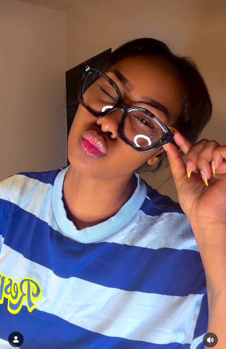SinawoAlienated's tweet photo. Trixie is making us want new glasses! 👓 Get yours from Lensmart using TRIXLC!

TRIXIE WITH LENSMART 
PURCHASE LENSMART TRIXLC

#LindyTrixieChristoffels
#TrixiexLensmartOnline
#PurchaseCodeTRIXLC https://t.co/lZK0Pzu8Fs