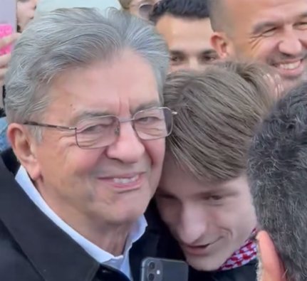 RjoDid's tweet photo. @Clemence_Guette Oula qu'est ce qu'il se passe là ???? https://t.co/fa7seuaiOD