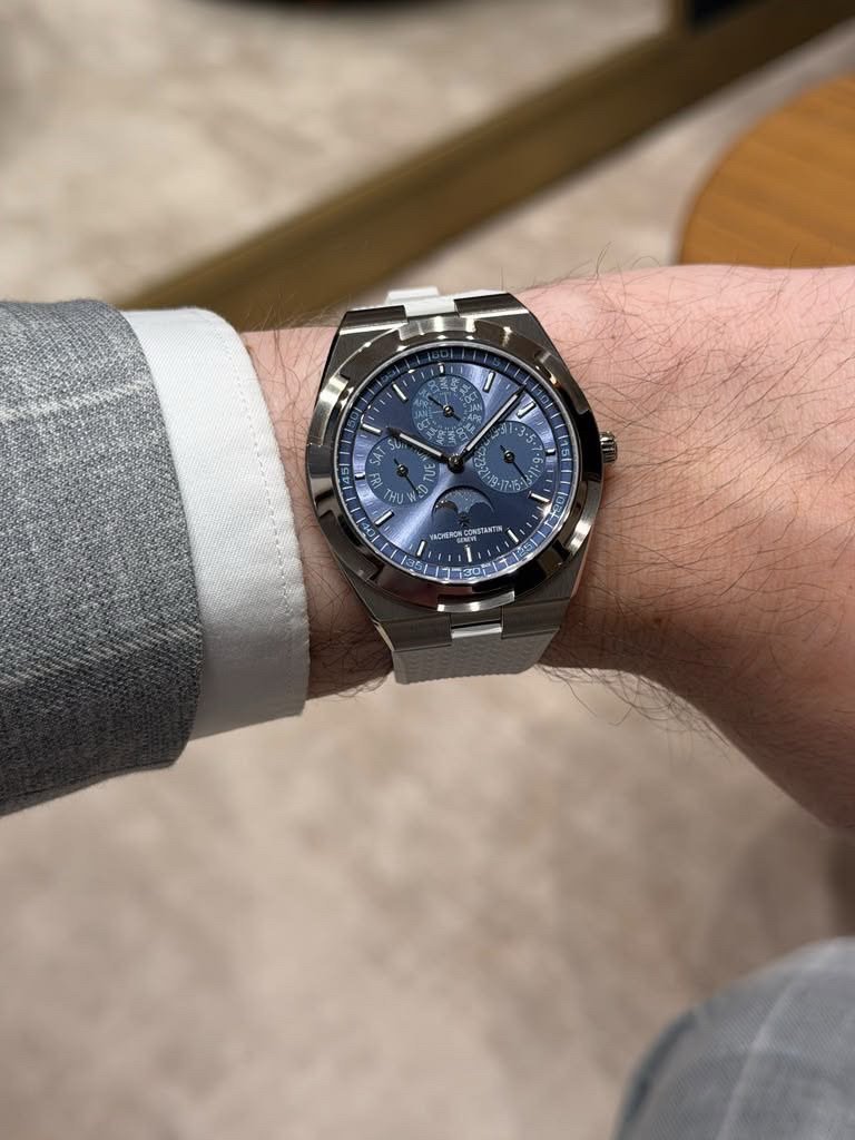 ZyroCar's tweet photo. Vacheron Constantin Overseas Perpetual Calendar Ultra-Thin https://t.co/BgVh80TGCo