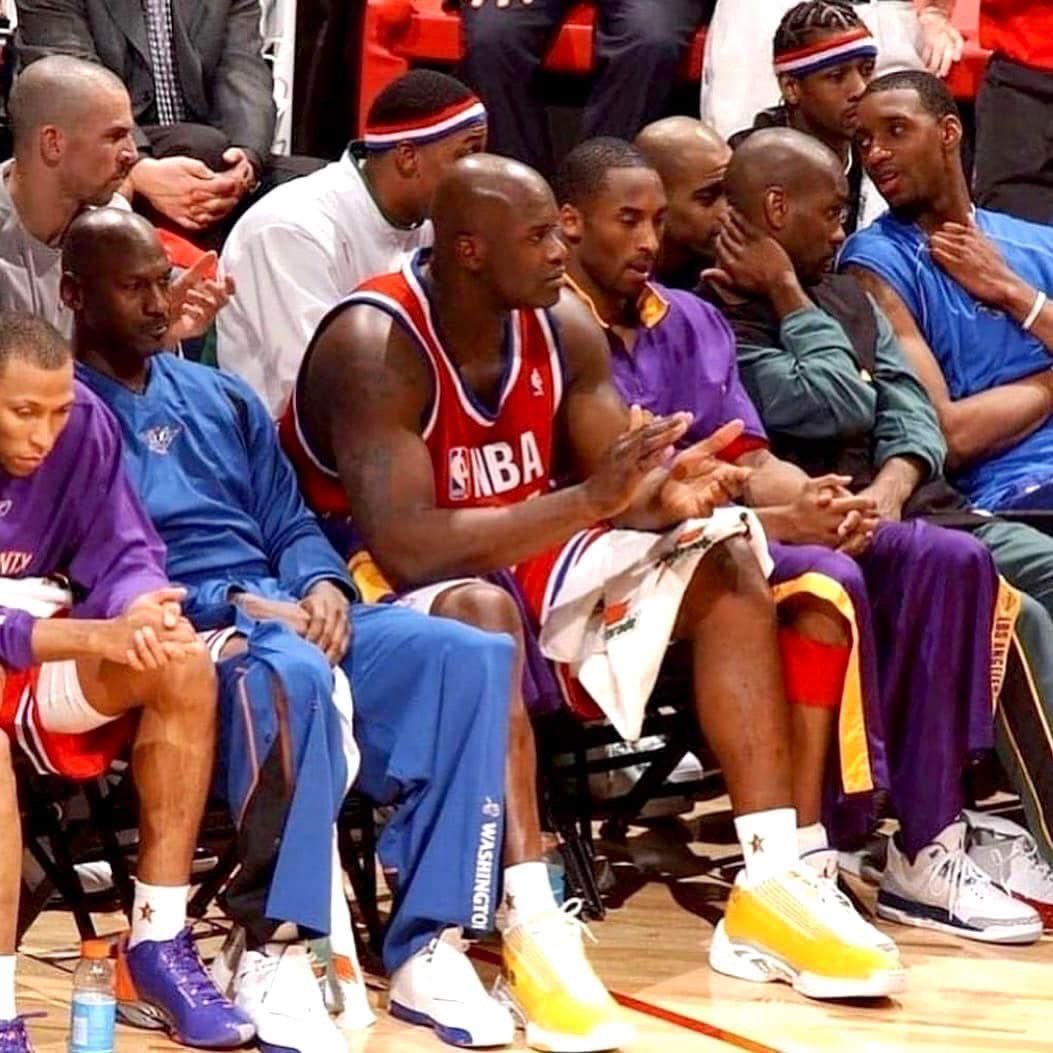 BBallNowandThen's tweet photo. Whoever can name all 10 All Stars in this pic is the winner. https://t.co/QtY4WQdcT8