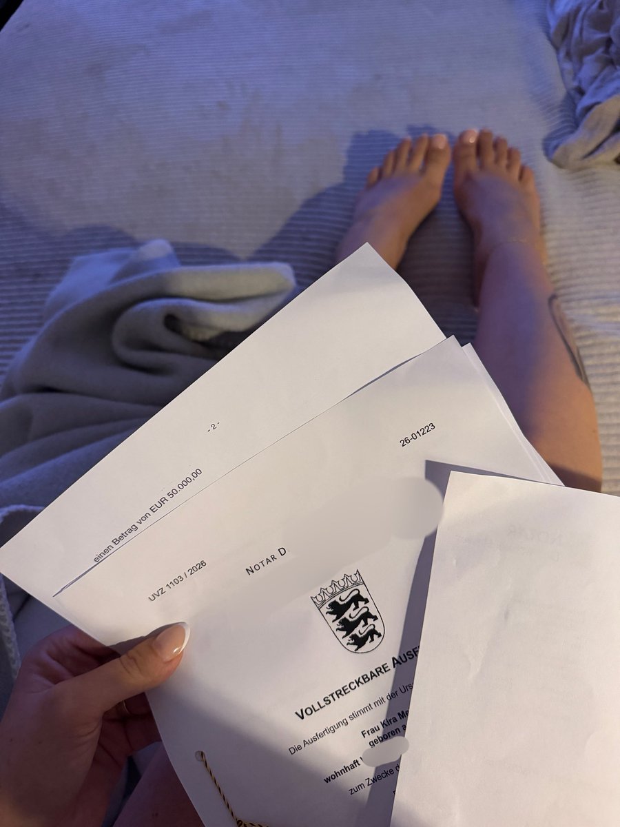 KMoneydom's tweet photo. Heute kam ein ganz besonderer Brief 🥵

Das ist somit der höchste Schuldschein, den ich jemals erstellt habe und ich liebe alles daran! https://t.co/9cMCXSocwz