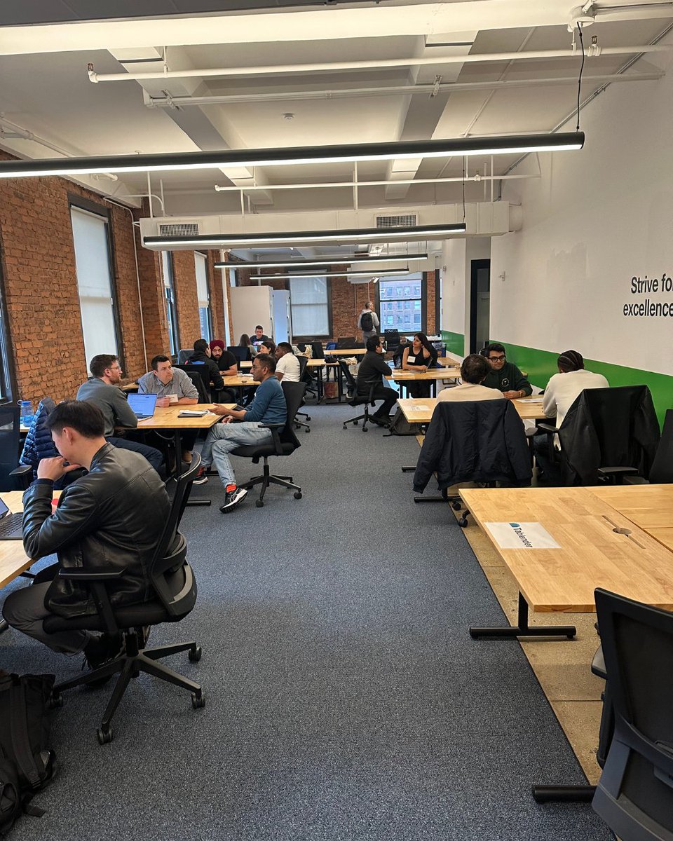 Techstars's tweet photo. Spotlight on the Techstars New York City Accelerator. 🏙️

This program backs founders who move fast and build with deep customer insight, giving them access to New York's dense network of enterprise buyers, hospitals, financial institutions, media leaders, and climate innovators to test, iterate, and reach product market fit faster.

Led by Managing Director Andres Barreto, Techstars New York City invests in the future of how people live, work, and thrive, backing companies reshaping health, climate, AI/ML, fintech, supply chains, the future of work, and enterprise SaaS. Founders can be based anywhere, with a $220,000 investment and the goal of doing two years of work in three months.

🔗 Learn more and apply by November 18th here: https://t.co/d59Z59dLUI