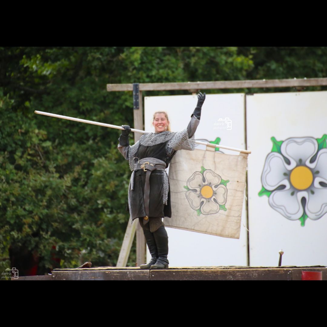 danrbphot0graph's tweet photo. Wars of the Roses Live with The Knights of Middle England at Warwick Castle!
#warsoftheroses #theknightsofmiddleengland #warwickcastle #history #horses https://t.co/rxwlsB5kfi