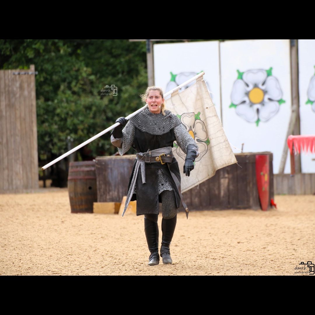 danrbphot0graph's tweet photo. Wars of the Roses Live with The Knights of Middle England at Warwick Castle!
#warsoftheroses #theknightsofmiddleengland #warwickcastle #history #horses https://t.co/rxwlsB5kfi