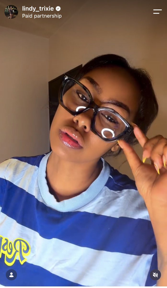 SinawoAlienated's tweet photo. Trixie is serving looks with Lensmart! 😍👓 Go get yours with TRIXLC!

TRIXIE WITH LENSMART 
PURCHASE LENSMART TRIXLC

#LindyTrixieChristoffels
#TrixiexLensmartOnline
#PurchaseCodeTRIXLC https://t.co/xiJSRb7AWM