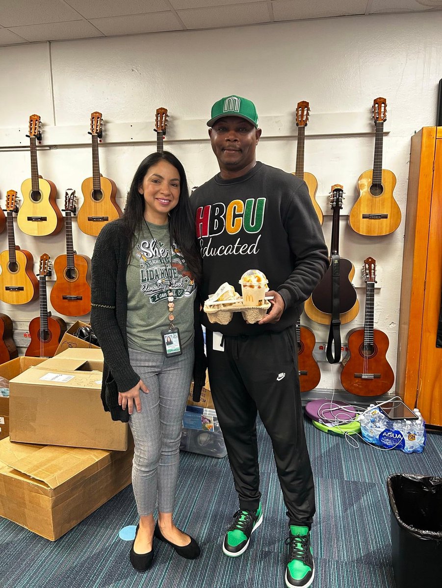 LidaHooeHawkss's tweet photo. Last Friday, we celebrated our amazing custodians for Custodians Appreciation Day, and today we’re celebrating our wonderful gym coach for Coaches Day!! Thank you all for everything you do to keep our school clean, safe, active, and fun. We appreciate you!!!💪💚🦅 https://t.co/KF22qoryY2