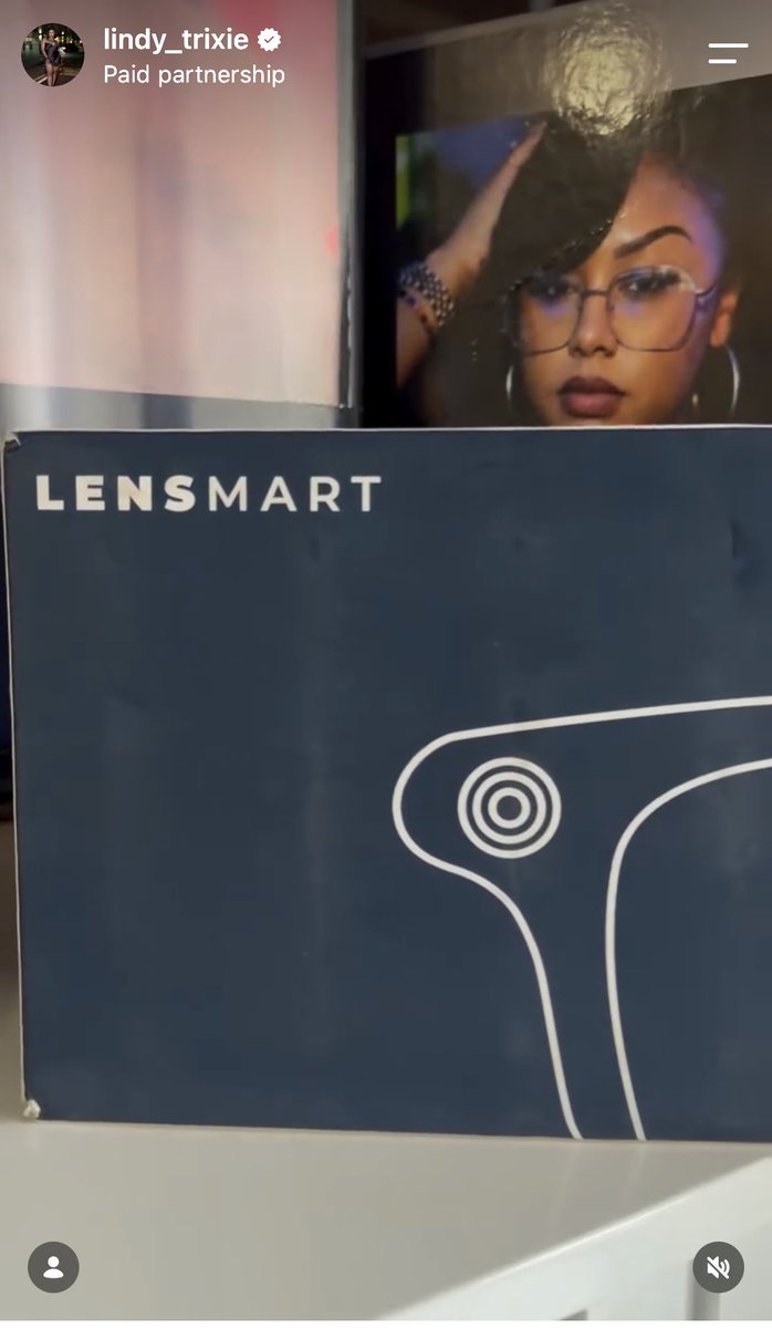 SinawoAlienated's tweet photo. Okay Trixie, we see you! 😍👓 Time for our own Lensmart frames -TRIXLC!

TRIXIE WITH LENSMART 
PURCHASE LENSMART TRIXLC

#LindyTrixieChristoffels
#TrixiexLensmartOnline
#PurchaseCodeTRIXLC https://t.co/Km9EY3tyEq