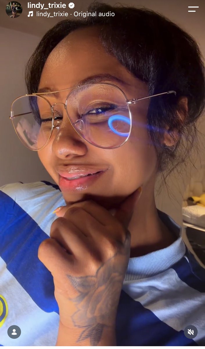 SinawoAlienated's tweet photo. Serving looks in Lensmart! 😍 Go shop your frames and use TRIXLC! ❤️

TRIXIE WITH LENSMART 
PURCHASE LENSMART TRIXLC

#LindyTrixieChristoffels
#TrixiexLensmartOnline
#PurchaseCodeTRIXLC https://t.co/ssBOzD0xwc