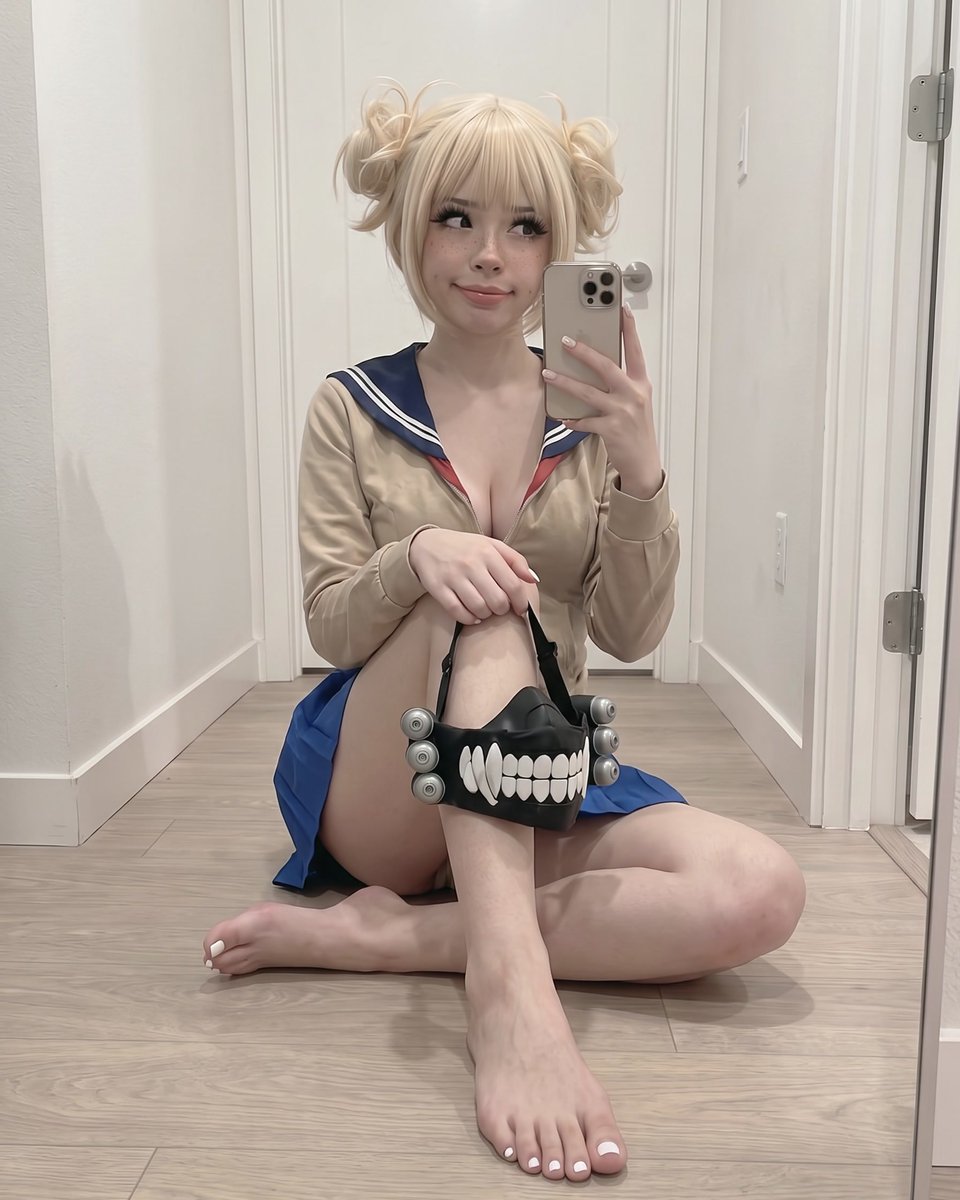 misaxluvv's tweet photo. Toga without the mask hihi https://t.co/ba7JXQrFJQ