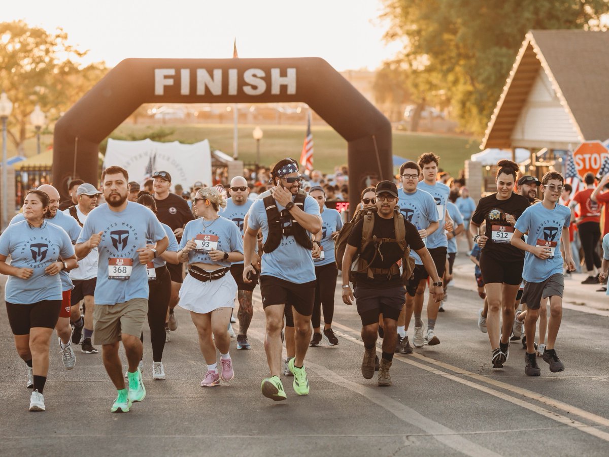 TMFoundation's tweet photo. Showing up is one way we remember, honor, and serve.

We’re grateful for the support of our community sponsors, @PennMutual and @VUFoundation, whose partnership helped bring people together at 9/11 Heroes Run events across the country. 🇺🇸 https://t.co/J2aNGR3ou2