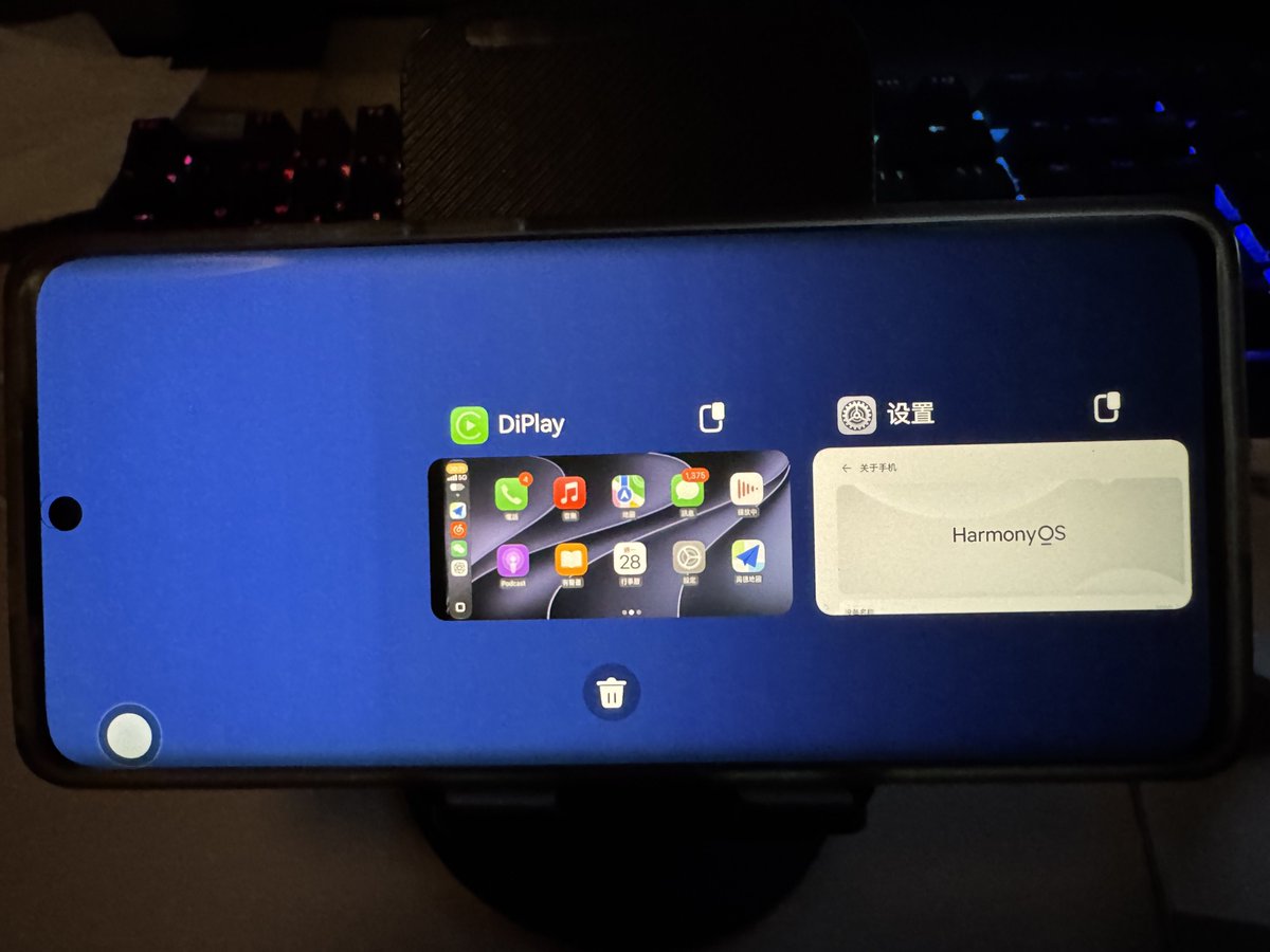 realNyarime's tweet photo. DiPlay已经支持Android 4.4，能在家里的老安卓电视上安装并流畅使用
手机只需像在车上那样，把媒体推到“车机”上就可以了，连电视盒子都省了

CarPlay没想到自己能上墙😉 https://t.co/SaZqKurCSZ