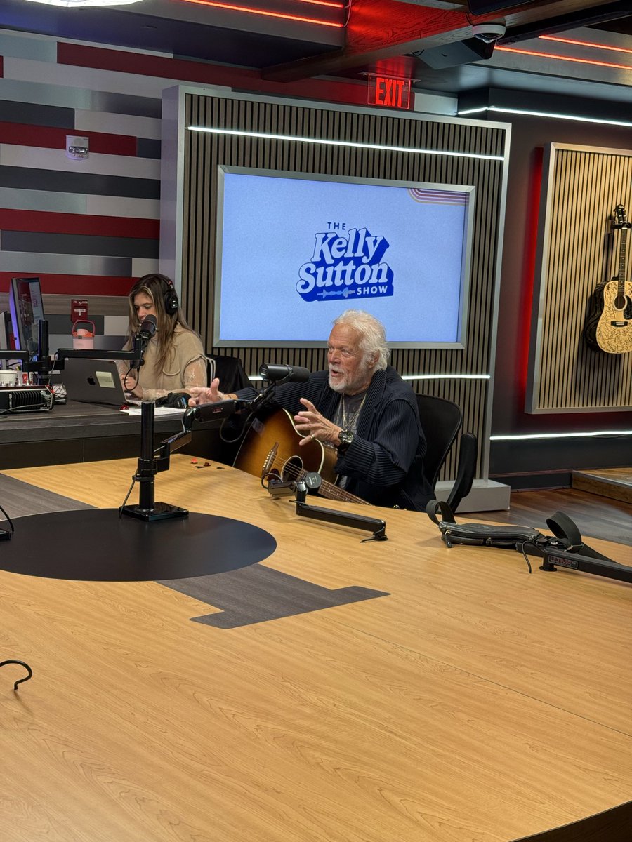 RandysVinylTap's tweet photo. Had a great chat with Kelly Sutton of @WSMV Radio Nashville today, in light of my upcoming Opry performance this Friday. From childhood musical roots to The Guess Who &amp; BTO, we covered a lot of ground. Stay tuned for a clip tomorrow! 
#music #ontheroadagain #history #talkshow https://t.co/hd3tseCPQL