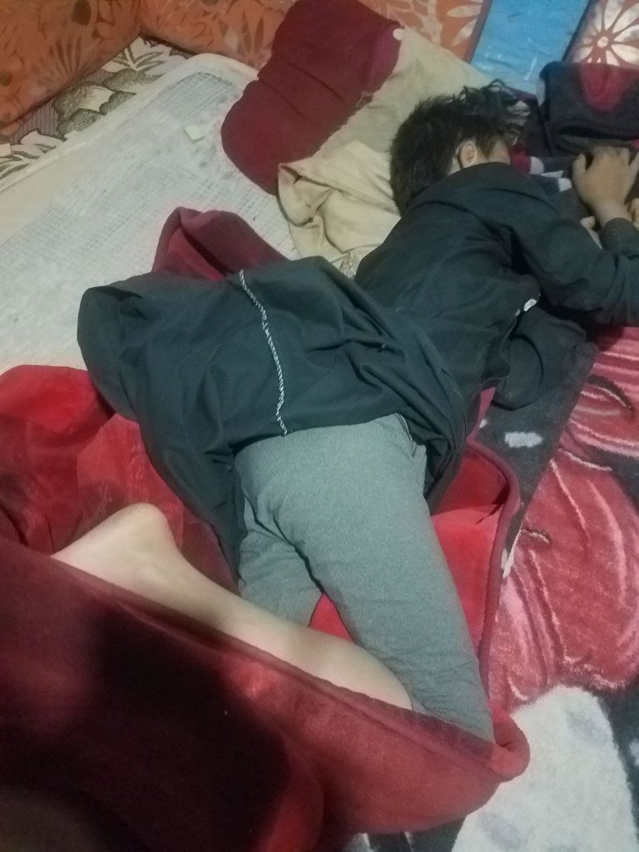 omar__b10's tweet photo. يا ابن الحلال قم، ترا النوم أكل نصف عمرك! 🥱💤🛌

​#الرياض #جدة #مكة #المدينة_المنورة #الدمام #الخبر #نيوم #السعودية #اليمن #مصر #الكويت #الإمارات #قطر #عمان #البحرين #الأردن #العراق #سورية #لبنان #فلسطين #المغرب #الجزائر #تونس #ليبيا #السودان #موريتانيا #نوم #كسل https://t.co/BAV9uNceDZ