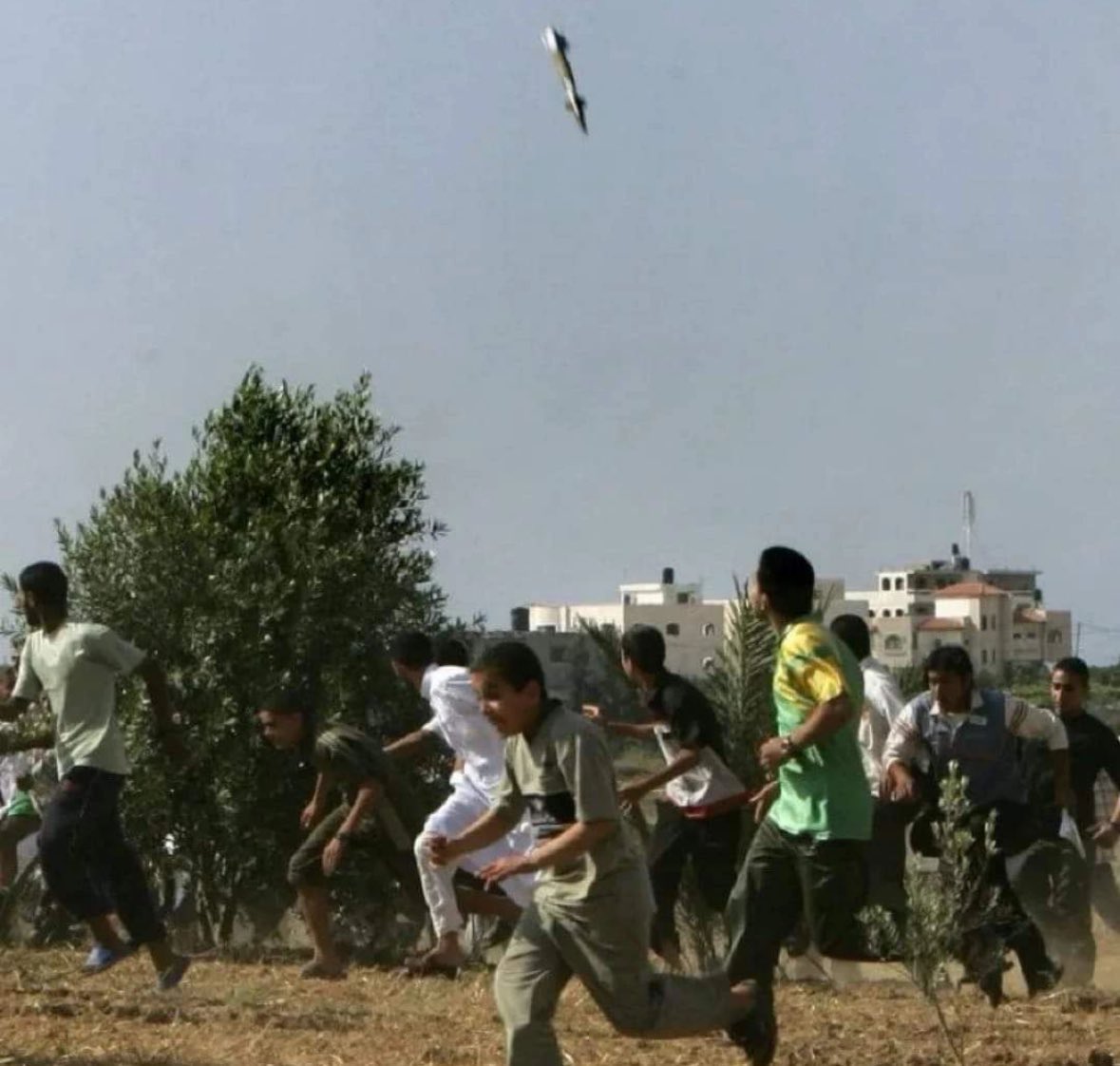mhdksafa's tweet photo. This photo is 18 years old in Palestine.

It didn't start on October 7th, nor should October 7th have happened, nor should the genocide have started on October 7th. https://t.co/I6OXyq74dJ