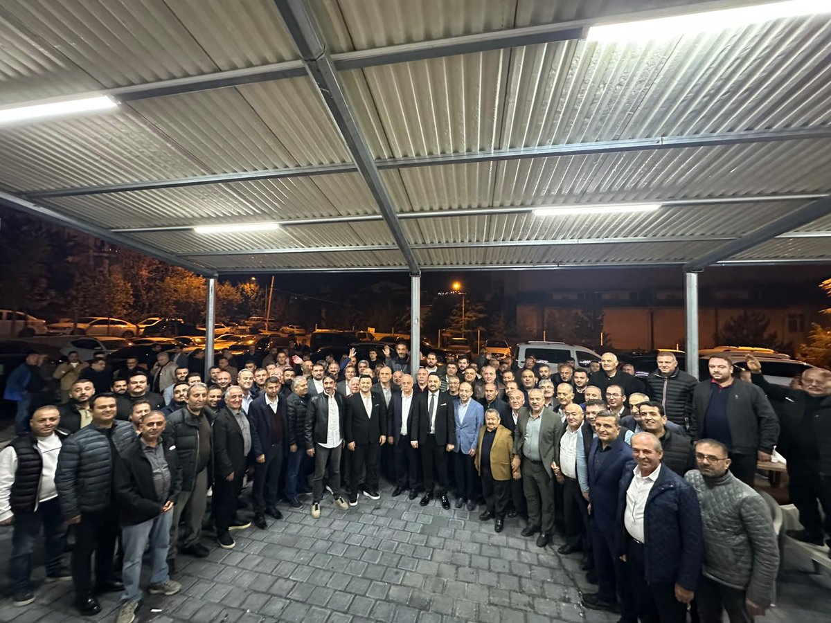 MFAygun's tweet photo. Nevşehir Ticaret ve Sanayi Odası seçimleri öncesinde başkan adaylarımız Sayın Mehmet Ali Öbekli, Sayın Mustafa Ertaş ve Sayın Yüksel Babaoğlu’nu seçim ofislerinde ziyaret ettik.

Şehrimizin ticaretine, sanayisine ve ekonomik geleceğine katkı sunma iradesiyle yola çıkan her bir adayımızın gayretini kıymetli buluyoruz. Bu bağlamda adaylarımızla bir araya gelerek kendilerine ve ekiplerine başarı dileklerimizi ilettik.

Nevşehirimizin iş dünyası için önemli bir görev üstlenmeye talip olan tüm adaylarımıza teşekkür ediyor seçimlerin odamıza, iş dünyamıza ve şehrimize hayırlı olmasını temenni ediyorum.

Kazanan Nevşehir’imiz, kazanan birlik ve beraberliğimiz olsun.