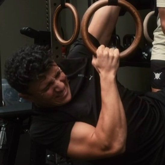 lara4ning's tweet photo. an appreciation post for isack’s arms https://t.co/FAmA0qmS96