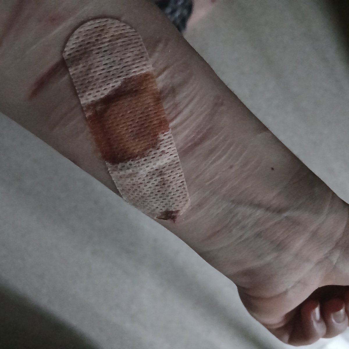 nyamuusidj's tweet photo. Mystery unboxing 
Sfx all fake, halloween makeup !!actual sfx makeup!!Sfx all fake, halloween makeup !!actual sfx makeup!! https://t.co/KOXLrQHP4O