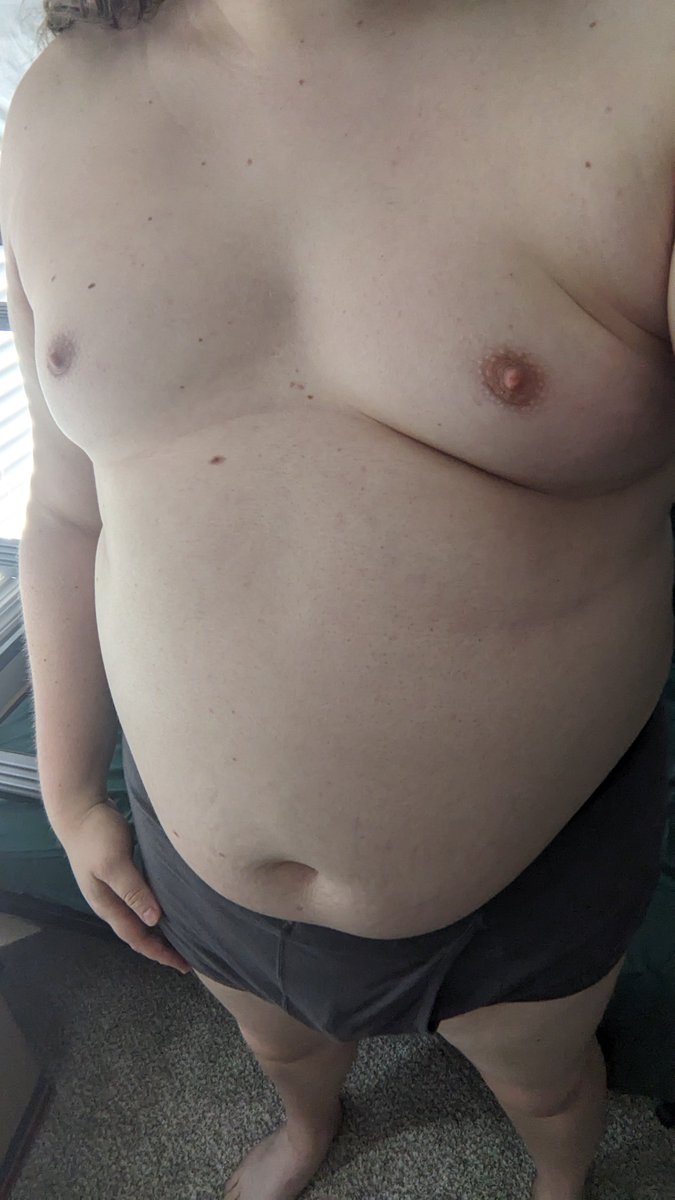 GorgingGamer's tweet photo. Feeling thickkkk at 300 #maleweightgain #exjock #bhm https://t.co/mvqnBi12Vv