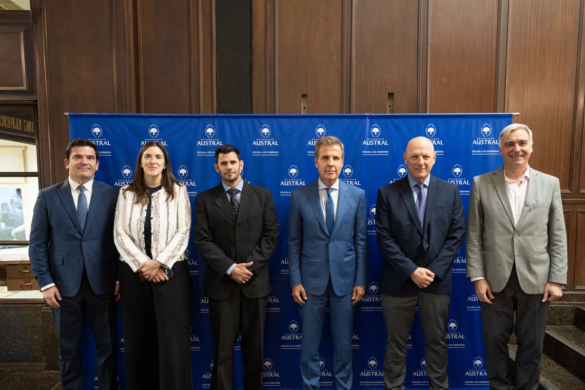EGobiernoUA's tweet photo. 𝗡𝘂𝗲𝘃𝗼𝘀 𝗦𝗲𝗻𝗶𝗼𝗿 𝗙𝗲𝗹𝗹𝗼𝘄𝘀 del Centro de Estudios de Gobernanza Global Austral – CEGG.

@martinredrado y @SBerensztein  se han sumado  recientemente al CEGG, cómo Senior Fellows para seguir acercando su aporte a nuestra comunidad académica y de investigación. https://t.co/8dMUhEvkWq