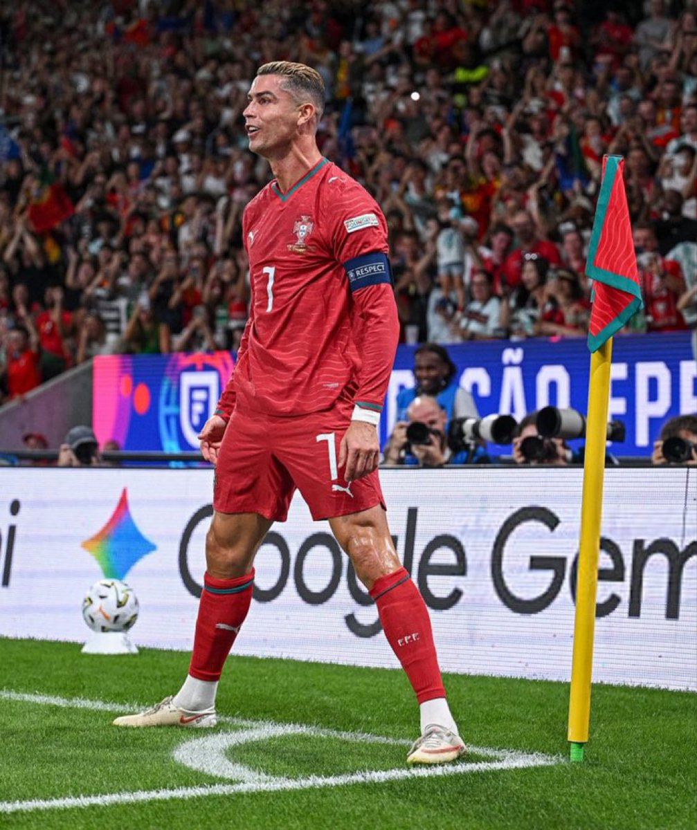 1SMi_'s tweet photo. 🚨🚨🚨🚨🚨🚨🚨🗣️الاسطورة كريستيانو:

يمكنني أن أعد جميع جماهيري وبالطبع جميع البرتغاليين بشكل خاص

بأننا سنقيم مباراة وداع واحدة أو أكثر 😢 https://t.co/9TXHgLC0tW