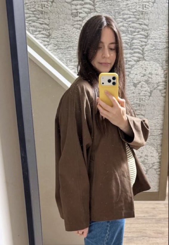 Indie5051's tweet photo. Gemma Styles anunció en Instagram que está embarazada de su segundo hijo.

Harry Styles va a ser tío otra vez https://t.co/P8i4etZPIf