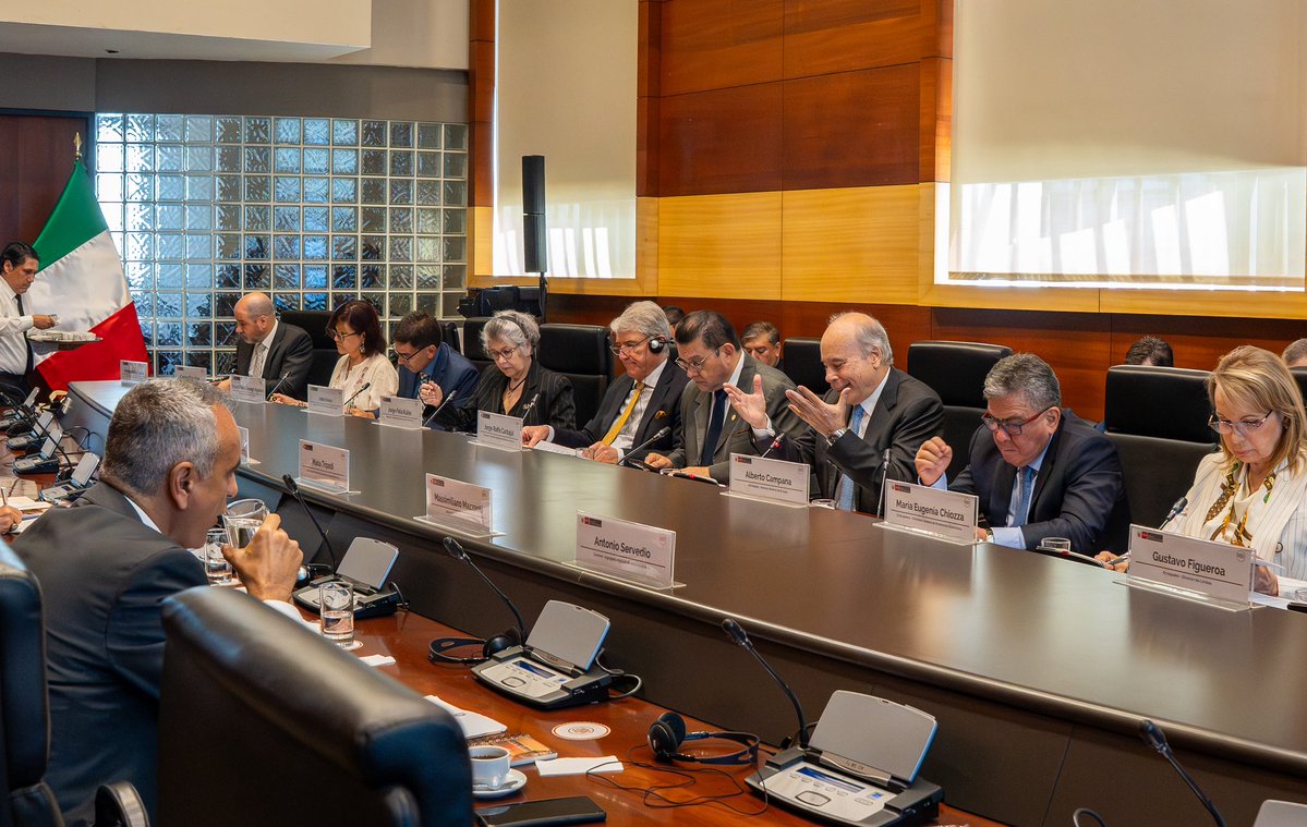 tripodimaria's tweet photo. Ho co-presieduto con il VM  Anderson Machado, il VI Meccanismo di Consultazioni Politiche 🇮🇹🇵🇪. 
Focus su: 
🔹relazioni commerciali, 
🔹investimenti e progetti strategici, 🔹cooperazione,
🔹contrasto alla criminalità transnazionale, 
🔹relazioni culturali e 
🔹dossier regionali. https://t.co/6F2npV13JC