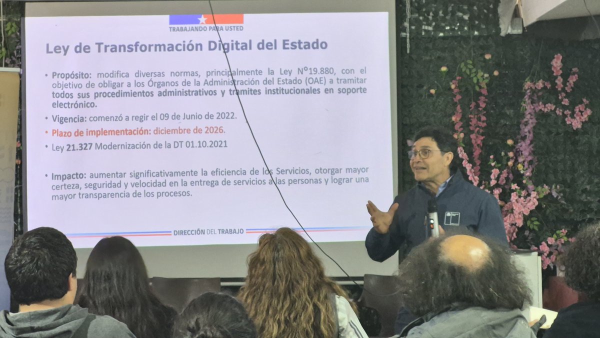 drtmetrooriente's tweet photo. 📍La Unidad de At. de Usuarios de la @drtmetrooriente realiza difusión para #sindicatos sobre Trámites Digitales de la DT, en la Sede del Sind. Clínica Vespucio. La charla, organizada por la ICT La Florida, se inició con palabras de la subdirectora nacional (s), Carolina Campos. https://t.co/GB9b3wGkyB