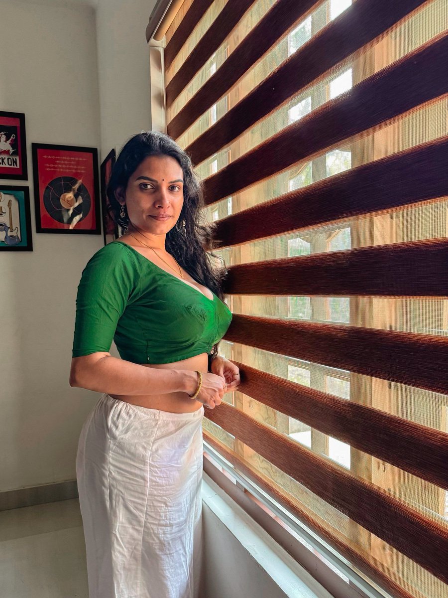supreme_ayisha's tweet photo. This is how my mom @Eroticrekha dresses at home and then asks me to call on my friends and bulls for a Group Study.

#incest #momson #love #momsonlove #momlover #sex #sexeducation #fun #cuck #meme #memes #cucklifestyle #cuckson #boldmom https://t.co/aAw60Oz43K