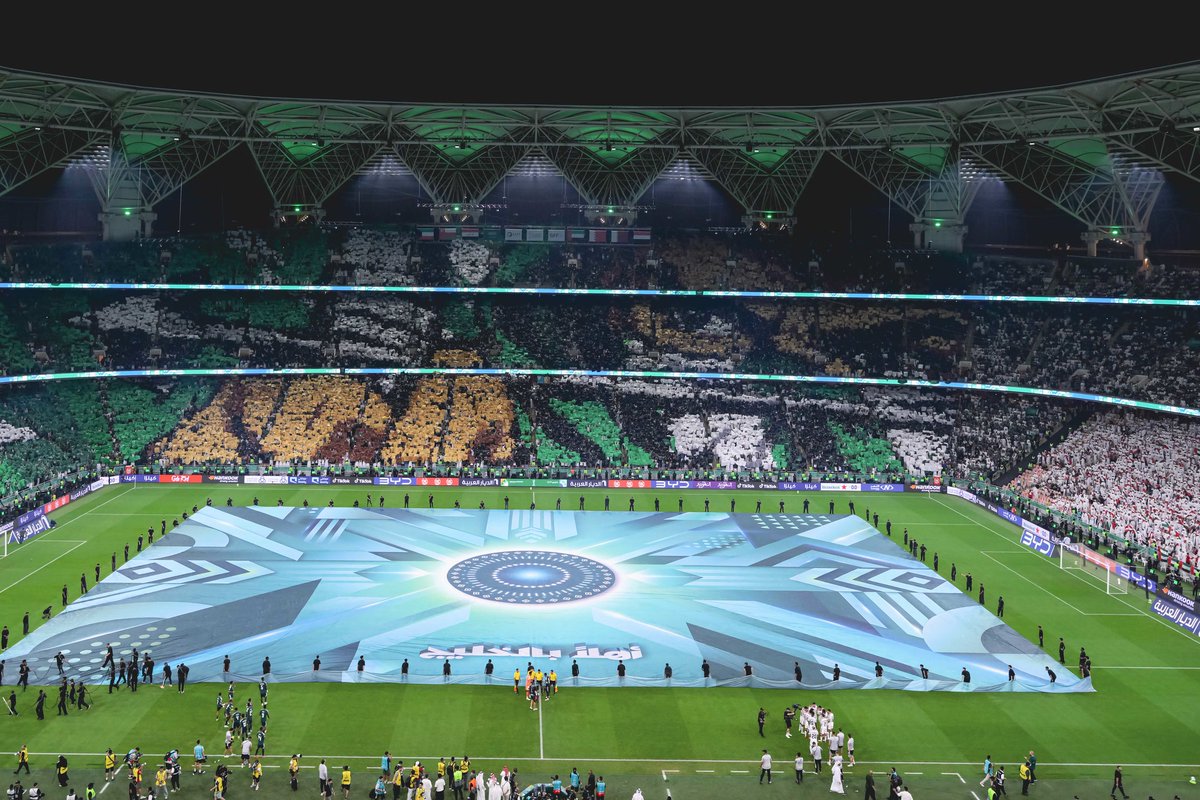 saudi2027's tweet photo. جماهير السعودية ترسم دعمها للأخضر 🇸🇦🏟️

تيفو النهائي من المدرجات
#خليجي_الديار_العربية27 https://t.co/vJjOSHwPgI