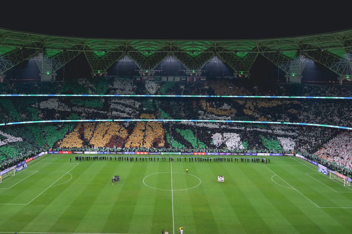 saudi2027's tweet photo. جماهير السعودية ترسم دعمها للأخضر 🇸🇦🏟️

تيفو النهائي من المدرجات
#خليجي_الديار_العربية27 https://t.co/vJjOSHwPgI
