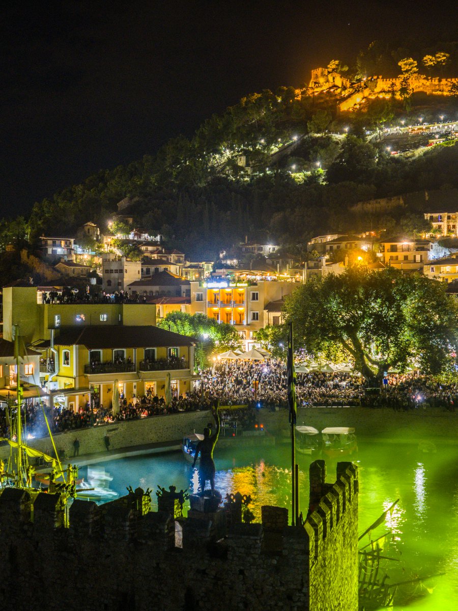 VisitGreecegr's tweet photo. Every October, #Nafpaktos marks the Naval Battle of 1571 with cultural events bringing past and present together.
On 10 Oct, celebrations culminate with a spectacular re-enactment at the Venetian Harbour.
Experience history where it happened.
https://t.co/t0gTED1oDU
#VisitGreece https://t.co/mLZpgvwXYa
