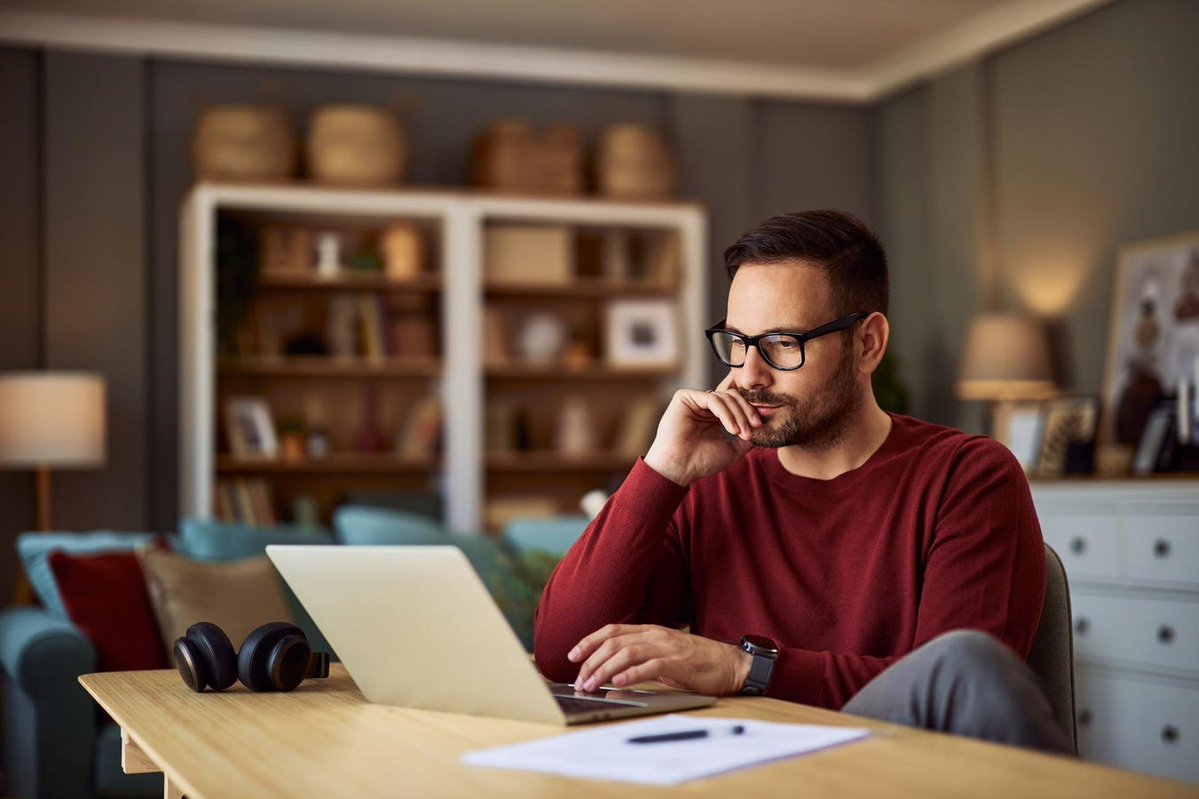 nwsummituni's tweet photo. Ready to pivot in your career? 🚀 FlexJobs reveals 20 remote roles that don’t require a degree—some even pay six figures! 💰 Plus, five expert strategies to ace your job search. Skills > Degrees! #RemoteWork #CareerAdvice
https://t.co/jTpCX1cIan https://t.co/d2a7fre65q