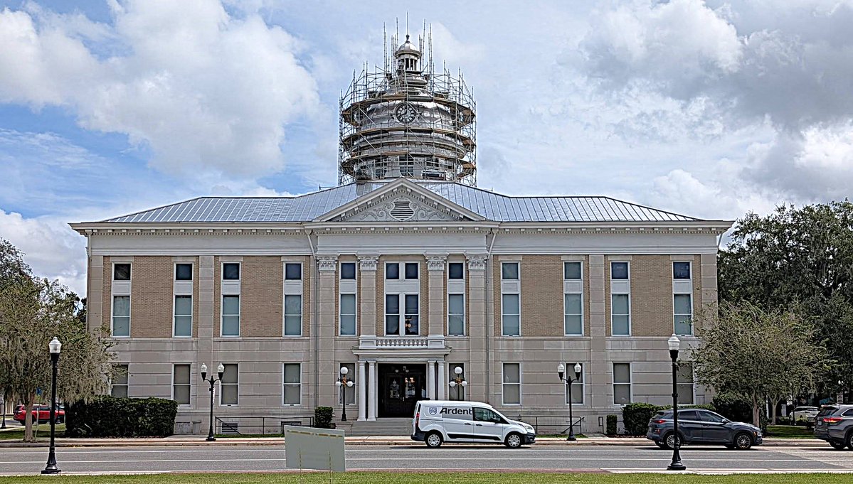 thecitrustea's tweet photo. The dome on Bartow's old courthouse is wrapped in scaffolding and netting. The work started Sept. 28 and runs through mid-December. 

https://t.co/UbslgtG8CX

#PolkCounty #Bartow https://t.co/YDge5uUhjL