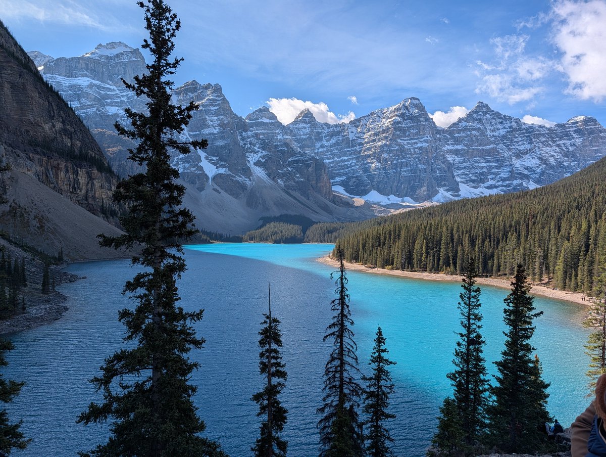 theVPNbloke's tweet photo. Moraine Lake.
Beautiful 😊
#MoraineLake #CanadaBaby! https://t.co/51dYjGV9k0