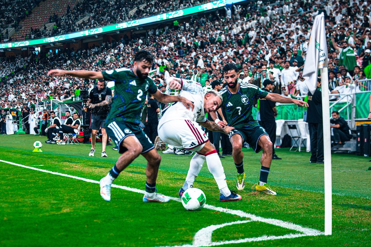 m_r20m's tweet photo. انا واخويه على الغريب 🇸🇦😍📸 https://t.co/wo1tAULaXv