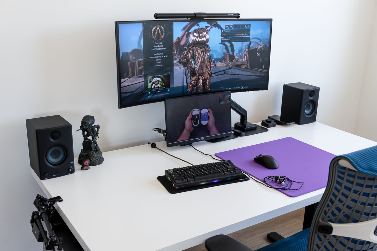 theillmeister's tweet photo. The AW3412DW has served me well for years, but we got a long overdue upgrade incoming. Can't wait!