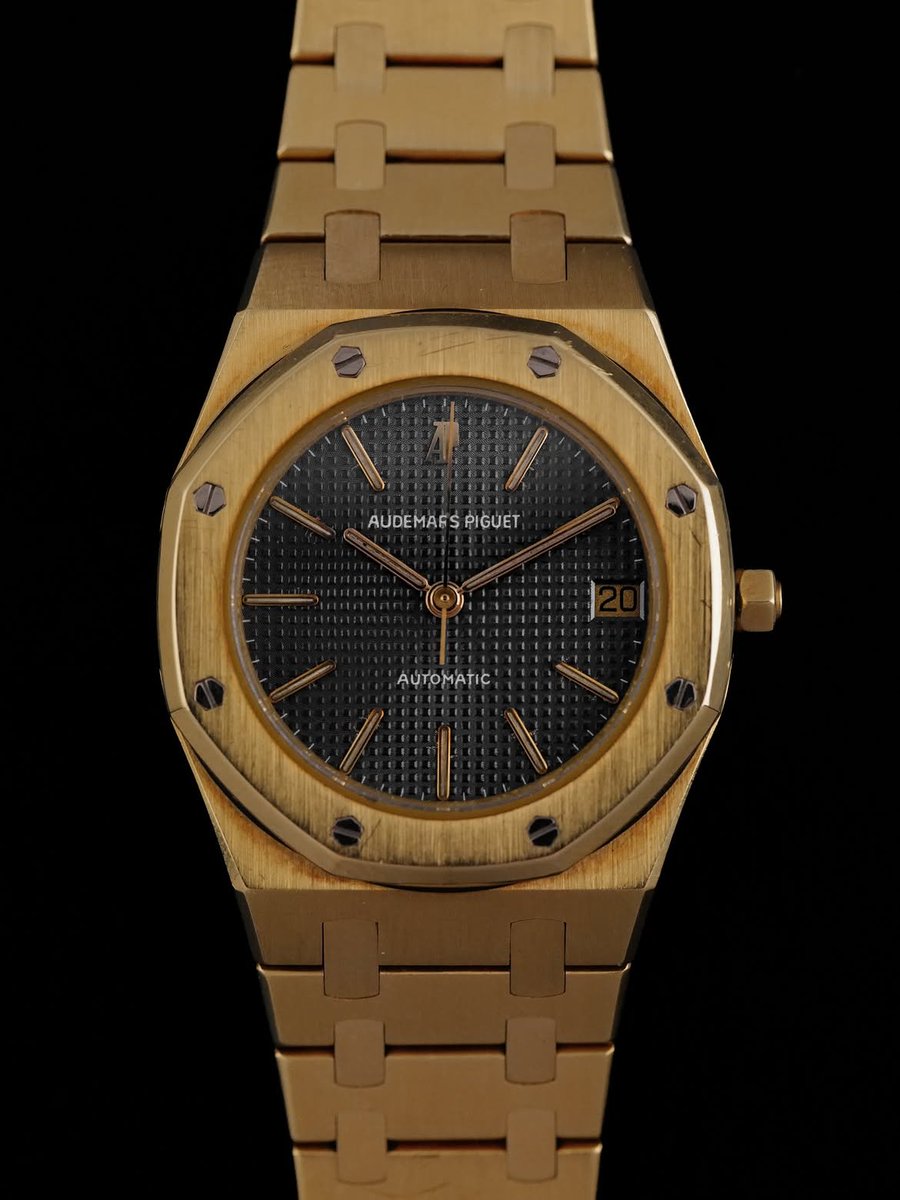 ZyroCar's tweet photo. Audemars Piguet Royal Oak https://t.co/6rFZfdOpbJ