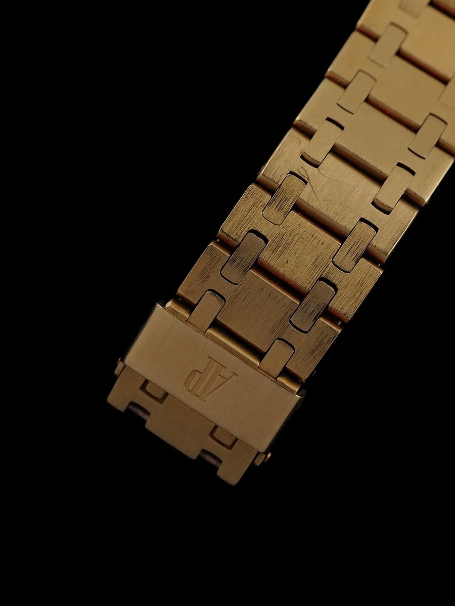 ZyroCar's tweet photo. Audemars Piguet Royal Oak https://t.co/6rFZfdOpbJ