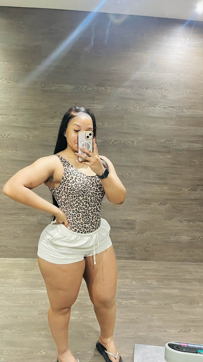 AngelEvaaa1's tweet photo. I'm I thick or fat? https://t.co/C8LnS6SJGs