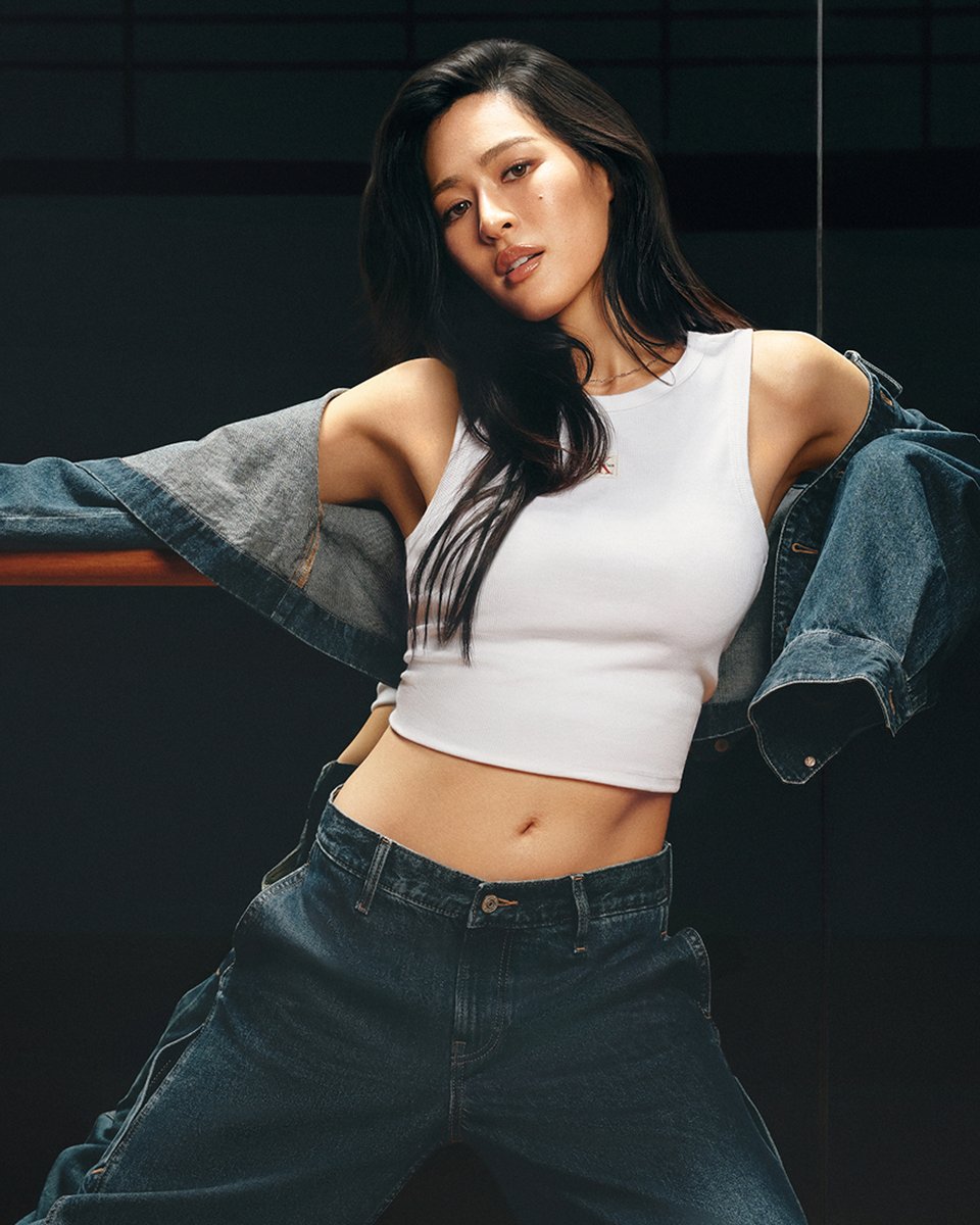 CalvinKlein's tweet photo. Ling Ling Kwong wears the Workwear Cargo Jean.

a new, utility-inspired update to a signature fit. loose and relaxed. styled with the matching Trucker Shirt. https://t.co/sj3WKHDyjy
