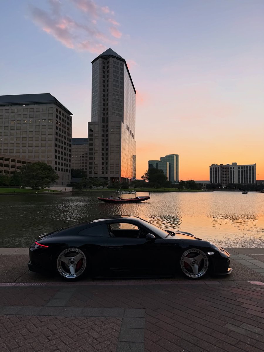 ZyroCar's tweet photo. Porsche 911 (991.2) Carrera https://t.co/2Kq8ZIYs4a