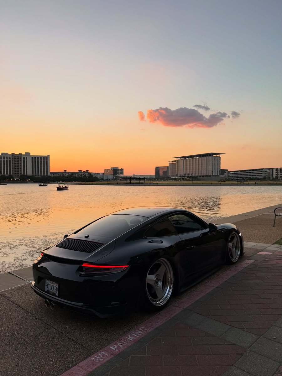 ZyroCar's tweet photo. Porsche 911 (991.2) Carrera https://t.co/2Kq8ZIYs4a