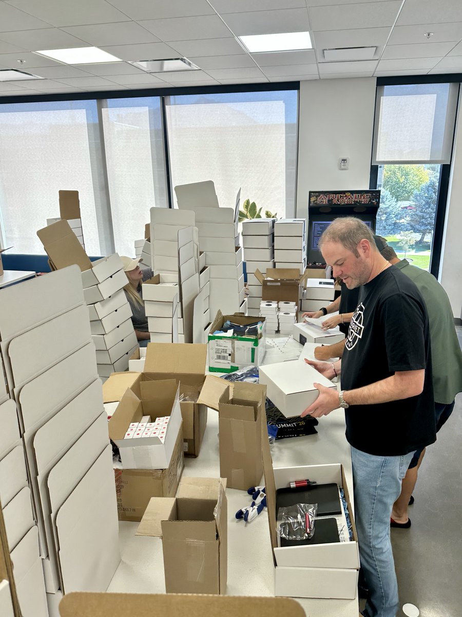 Swipeclock's tweet photo. They're on the move! Attendee kits for Summit '26 are officially out the door and headed your way. Keep an eye on your mailbox and be sure to share your goodies using #SwipeclockSummit26 for a chance to win one of our giveaways!

https://t.co/zHS6ZjYN60 https://t.co/p4B6Jrpd27
