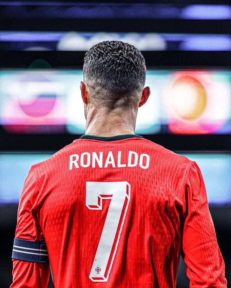 absolutkylian's tweet photo. 🚨BREAKING: Cristiano Ronaldo has told the Portuguese FA that he's only going to come back to the National team if they sack Jorge Jesus and get rid of certain players.

Players likely to be sent out:
• Bruno Fernandes
• Vitinha 
• Ruben.... Love https://t.co/8h5Fk1RaTk