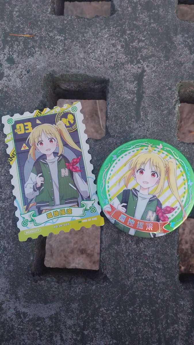 Agus_Gotoh's tweet photo. compré un pin gacha de bocchi en el evento del finde y me salio una nijika, esta linda https://t.co/WXnH4RJ4B3