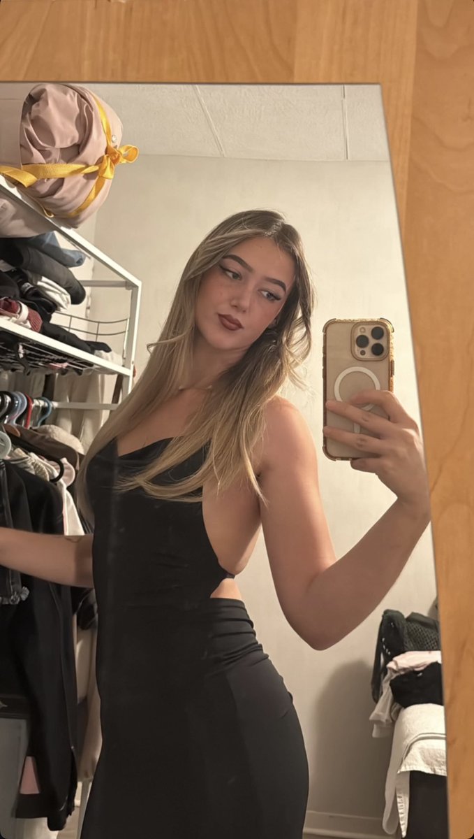 lounaaaoff's tweet photo. Tu vas continuer à scroller sans me dire coucou ?🥺 https://t.co/rnEgPRu8AK